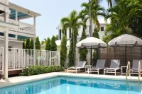 Winslows Bungalows - Key West Historic Inns - Pools