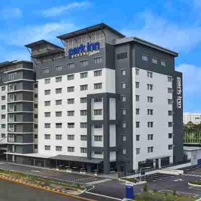 帕克英皇酒店布特拉再也 Hotel Exterior