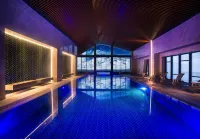 Radisson Blu Hotel, Mount Erciyes - Pools