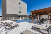 La Quinta Inn & Suites by Wyndham Ardmore - プール