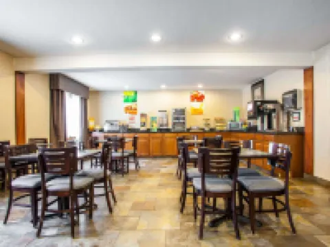 Quality Inn & Suites Ankeny-Des Moines Hotels in Ankeny