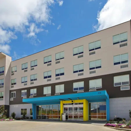 Tru by Hilton Meridian