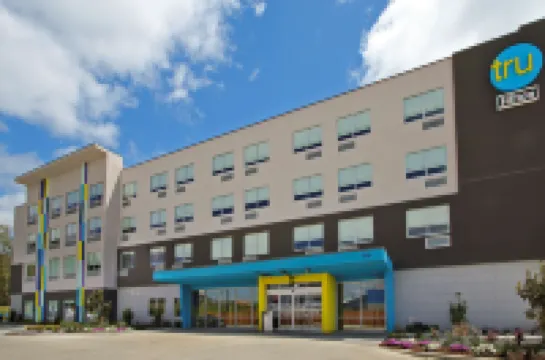 Tru by Hilton Meridian Hotel di 