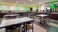 Best Western Plus Richmond Airport Hotel - Pet friendly