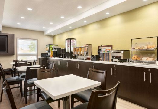 3. 슈퍼 8 바이 ..