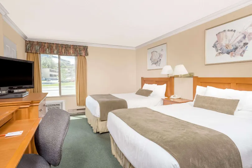 Howard Johnson by Wyndham Downtown Kamloops