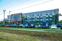 La Quinta Inn & Suites by Wyndham Clearwater South