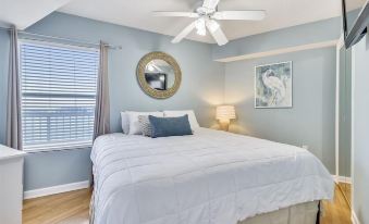 Seacrest 710 is 2 Br Top Floor Gulf Side Unit - Beautifully Decorated by RedAwning