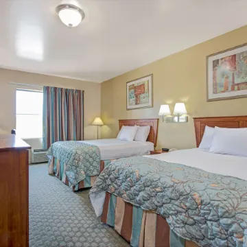 Days Inn by Wyndham Downtown St. Louis Отели рядом с достопримечательностью «Центральная публичная библиотека»
