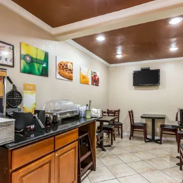 Quality Inn Salinas Отели в г. Салинас