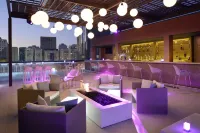 Courtyard by Marriott World Trade Center, Abu Dhabi - bar