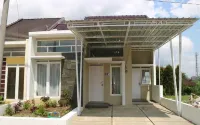 Villa Poermira 2 Batu - Two Bedroom Hotels in Dau