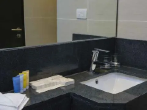 사보이 호텔 막탄 세부, 뉴타운 비치 근처 세부 호텔