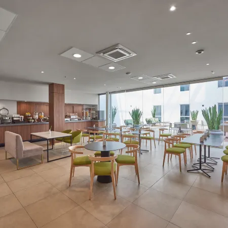 City Express Plus by Marriott Ciudad de México Insurgentes Sur Отели рядом с достопримечательностью «Торговый центр Oasis Coyoacan»