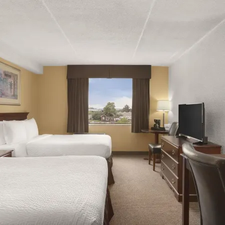 Days Inn by Wyndham Fallsview Отели рядом с достопримечательностью «Галерея Дердевил»
