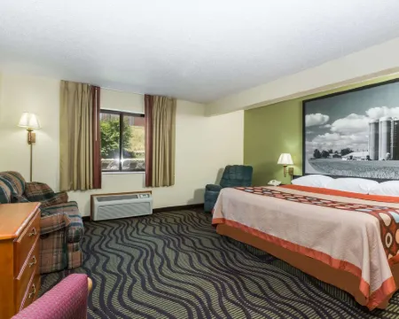 Super 8 by Wyndham Newton Hotels in Newton