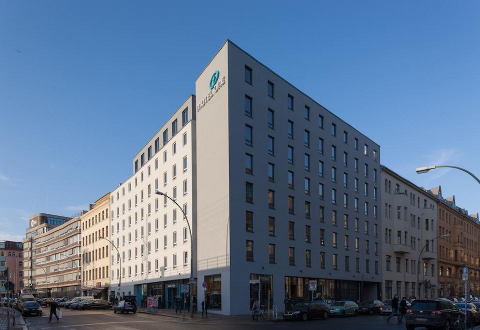 Motel One Berlin-Hackescher Markt-Berlin Updated 2023 Room Price-Reviews &  Deals | Trip.com