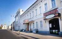 У Золотых Ворот Отели рядом с достопримечательностью «Стадион Торпедо»