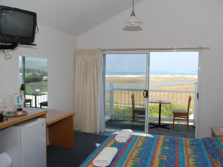 A Great Ocean View Motel