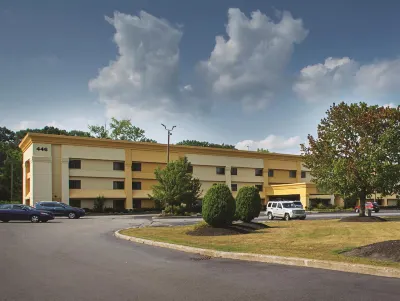 La Quinta Inn by Wyndham Auburn Worcester Отели в г. Вустер