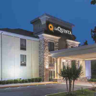La Quinta Inn & Suites by Wyndham Covington Hotel Exterior