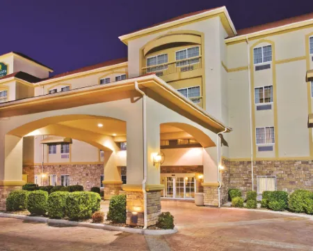 La Quinta Inn & Suites by Wyndham Schertz Hotels in Guadalupe County