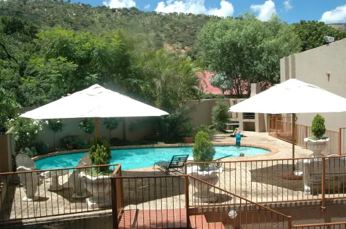 Purple Olive Guest House - Pensions