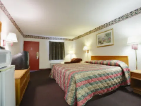 Americas Best Value Inn and Suites Macon Hotel di Macon
