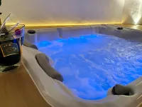 Suite 6 - Hot Tub