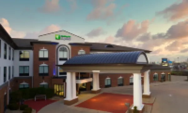 Holiday Inn Express & Suites PERU - LASALLE AREA by IHG - parking