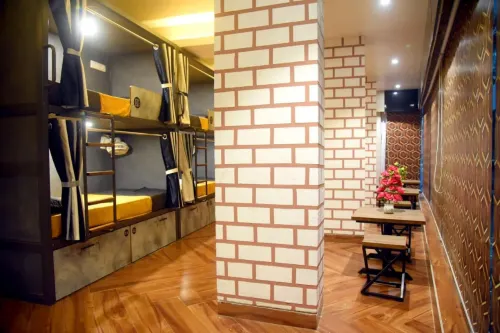 Charyana Hotel AC Dormitory