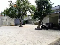 Hotel Paragon Hotels near AZIM CELL PEMALANG