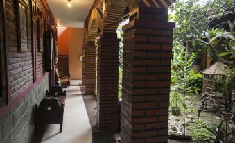 Omah Wetan Homestay