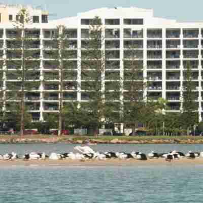 Ramada Resort by Wyndham Golden Beach Hotel Exterior