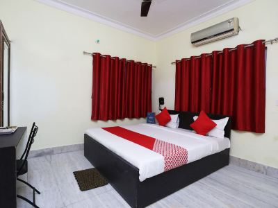 OYO 78647 Piyai Homes