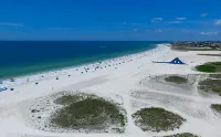 Westwinds Waterfront Resort Hotel di Treasure Island