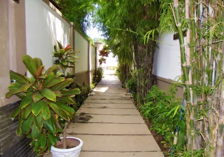 The Lakshmi Villas by the Beach House Отели рядом с достопримечательностью «Gili Trawangan Turtle Hatchery»