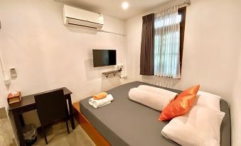 Tiny Taladnoi Hostel