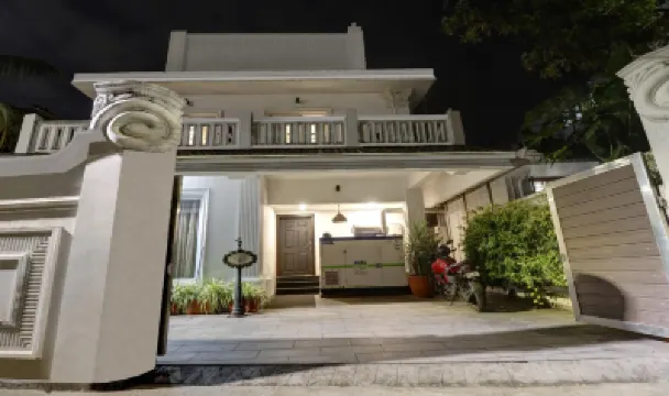 Treebo Anchor Inn Hotels near Fort Kochi Beach