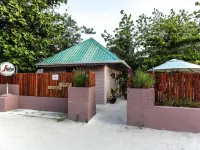 Goby Lodge Guest House - parking