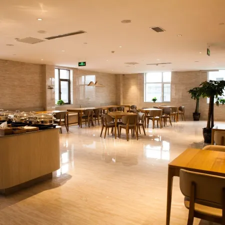 JI Hotel (Lanzhouxi Railway Station Baihe Park)