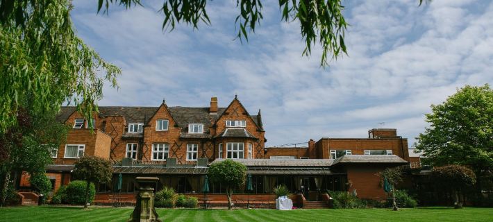 Brook Mollington Banastre Hotel & Spa โรงแรมในเชสเตอร์