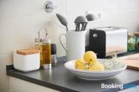 Belém Light Filled Apartment, by TimeCooler