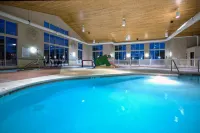 Holiday Inn Express & Suites GREEN BAY EAST by IHG - Swimmingpools