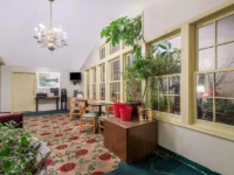 ナイツ イン ハドレー ハードリーのホテル