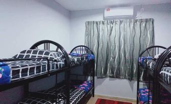 S Family Hostel Cenang - Adults Only