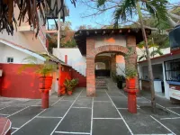 Traditional Sierra Leon Oceanfront Rooms