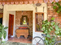 Griya Gribig Guest House Mitra RedDoorz Hotel dekat De'forest Rest Area