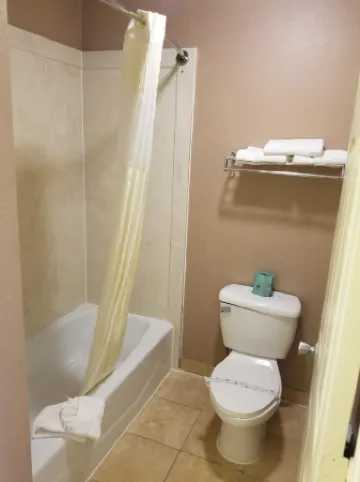 Scottish Inn & Suites