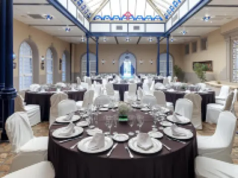 巴塞羅蒙特卡斯蒂略高爾夫酒店